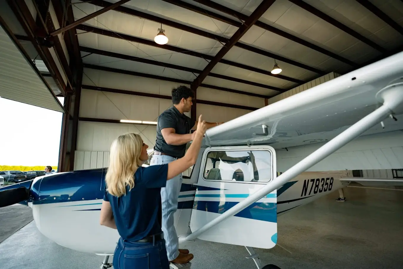 A student and instructor preparing for a modular flight training lesson